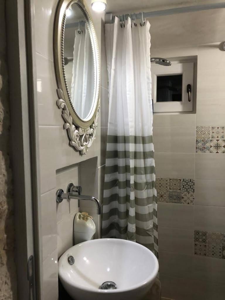 Trullo Dell' Edera Con Piscina Privata Apartment Alberobello Luaran gambar